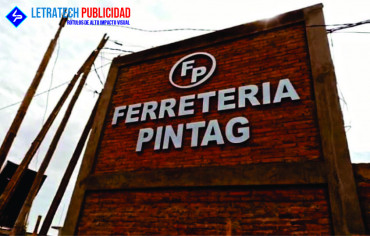 Letras corpóreas metalicas pintadas en sistema automotriz.